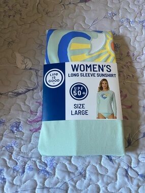 Life Is Good women’s size large sun shirt